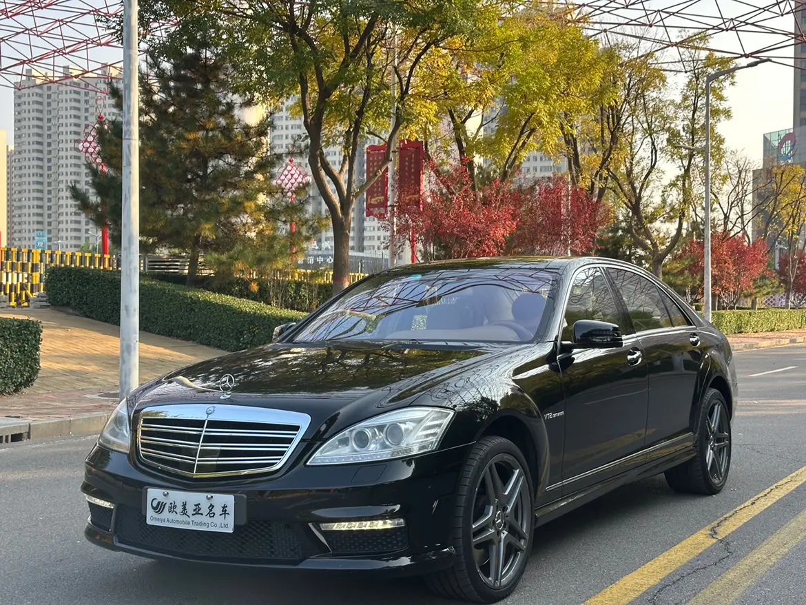 Mercedes-Benz S-Class AMG  из Китая