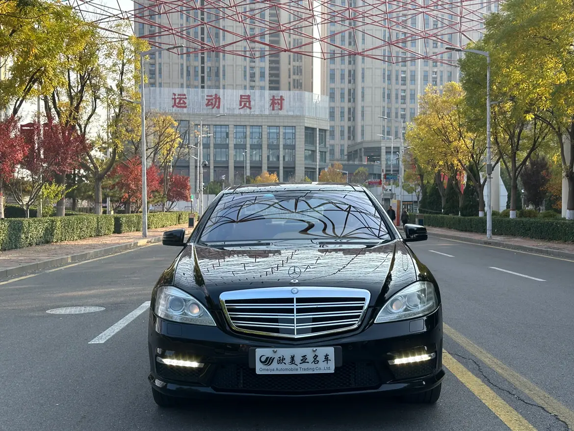 Mercedes-Benz S-Class AMG  из Китая