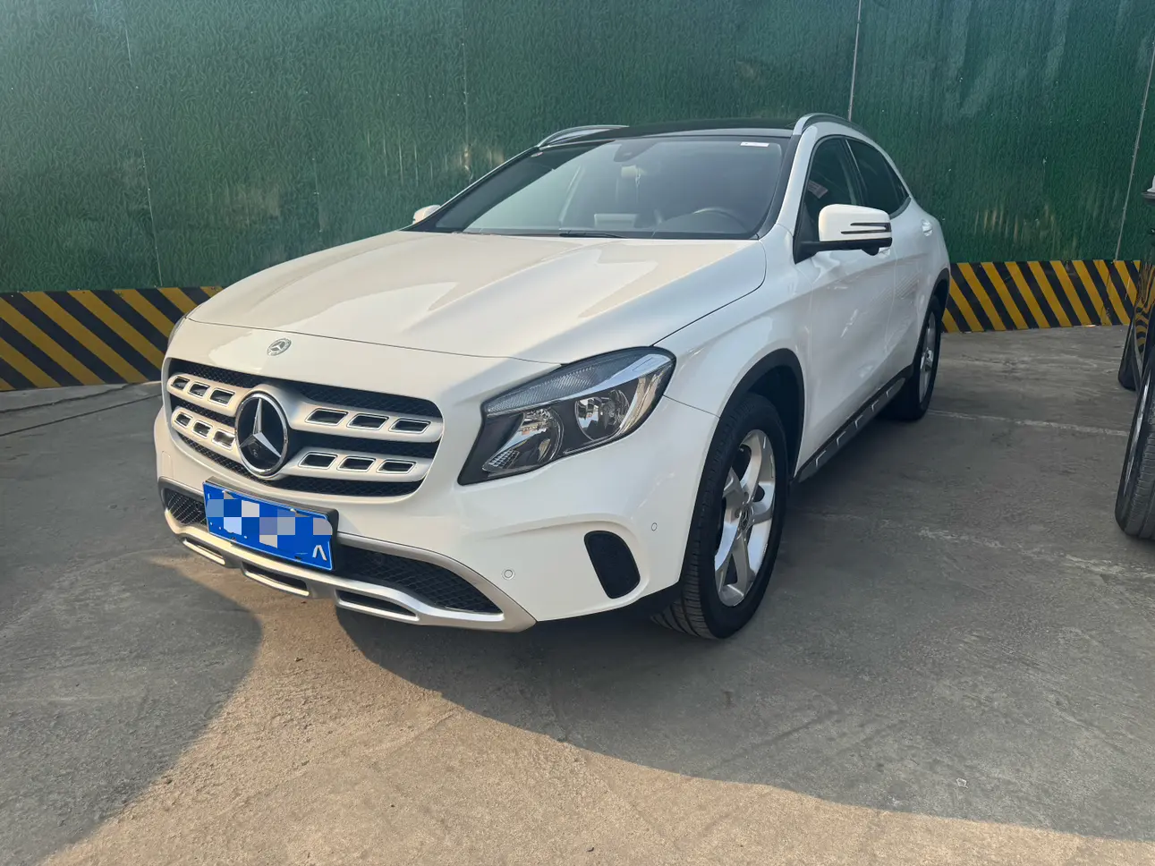 Mercedes-Benz GLA  из Китая