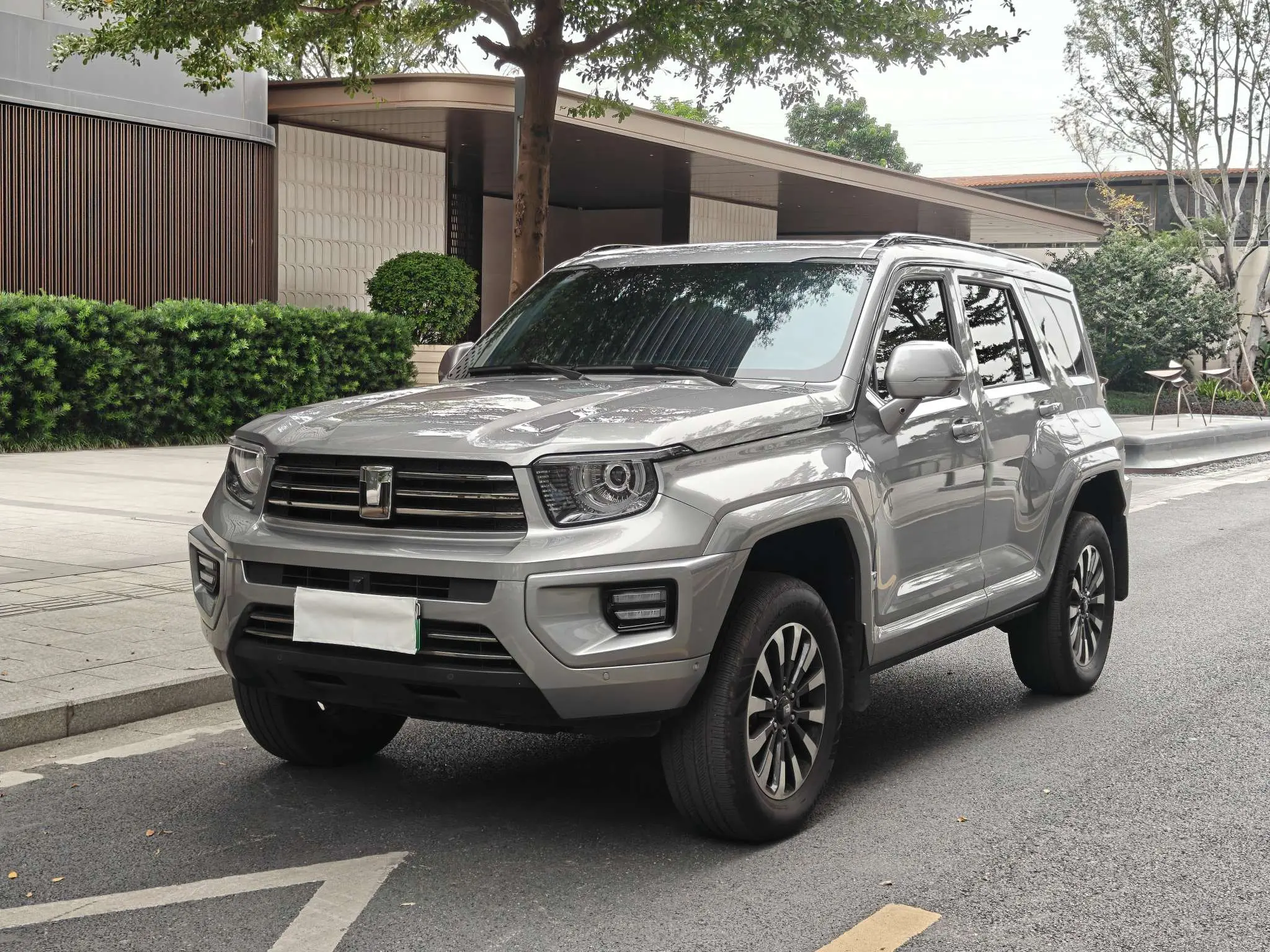 Tank 700 Hi4-T  из Китая