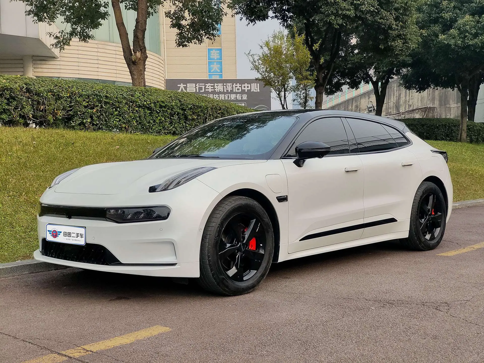 ZEEKR 001  из Китая