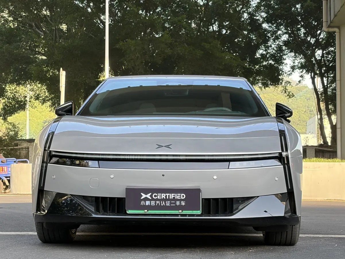 Xpeng P7  из Китая