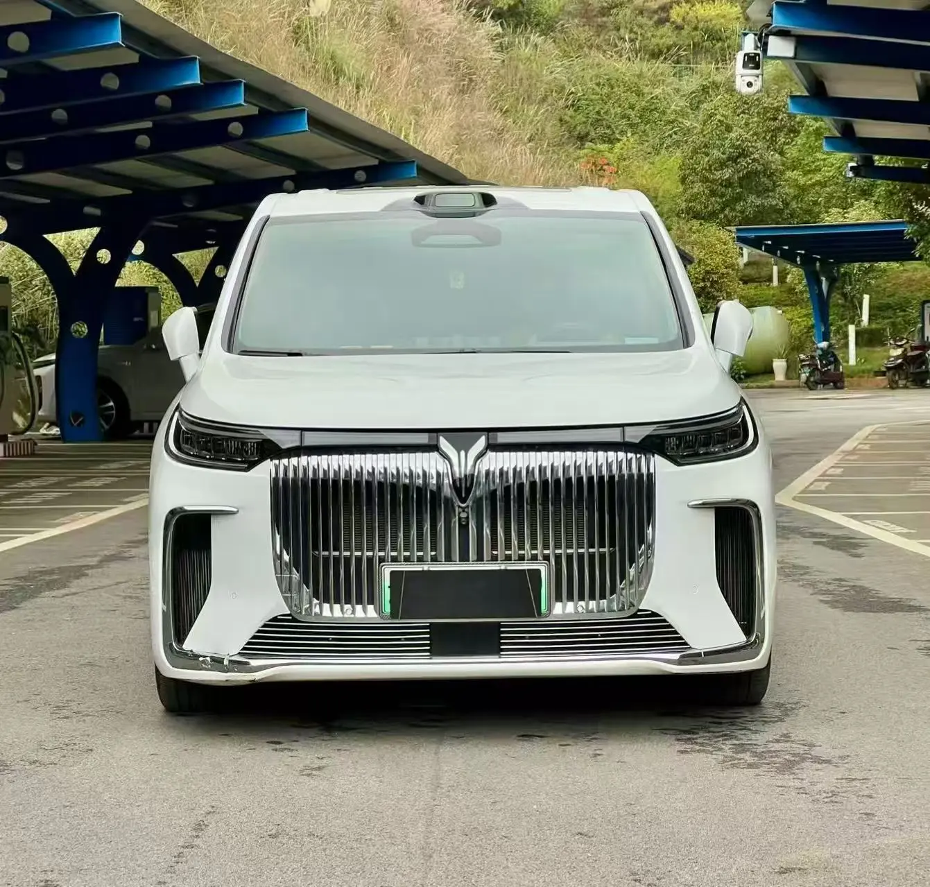 Voyah Lantu Dreamer PHEV  из Китая