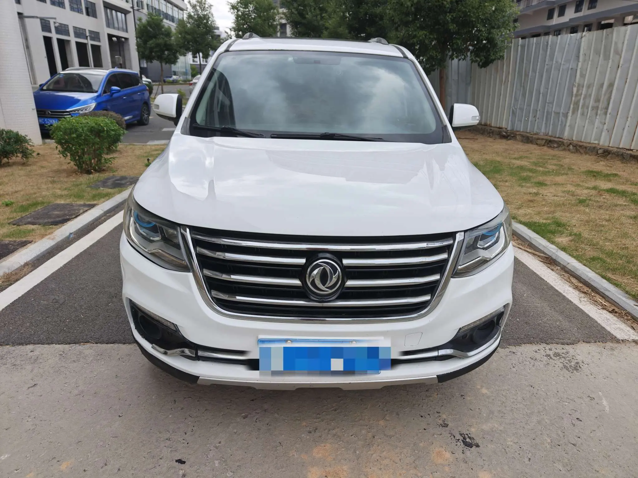 Forthing Fengxing SX6  из Китая