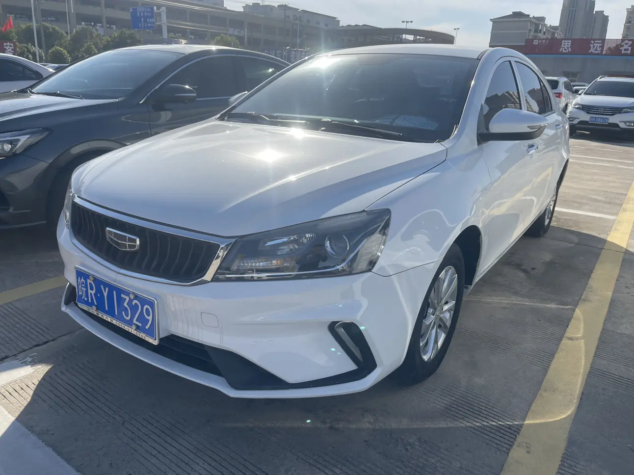 Geely Emgrand  из Китая