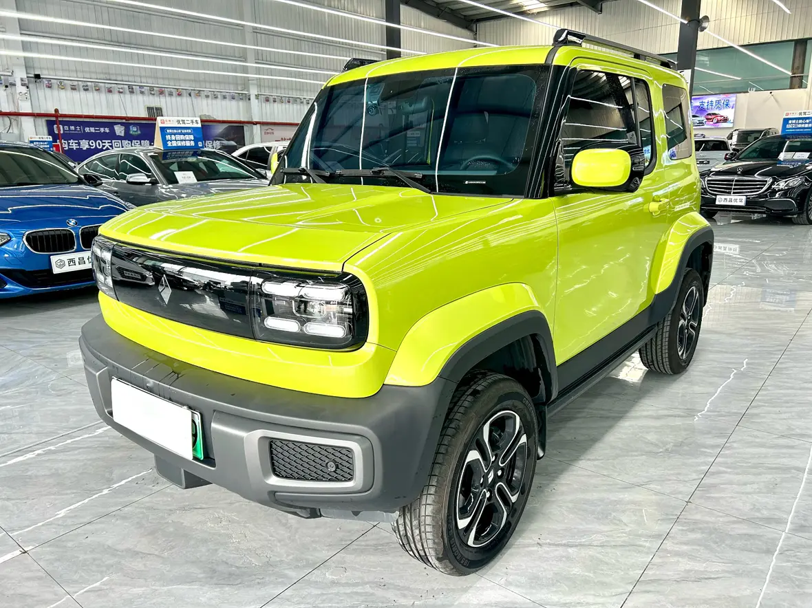 Baojun Yue Ye  из Китая