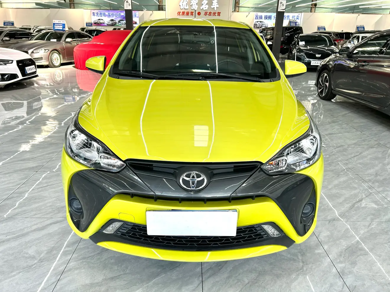 Toyota Yaris L  из Китая
