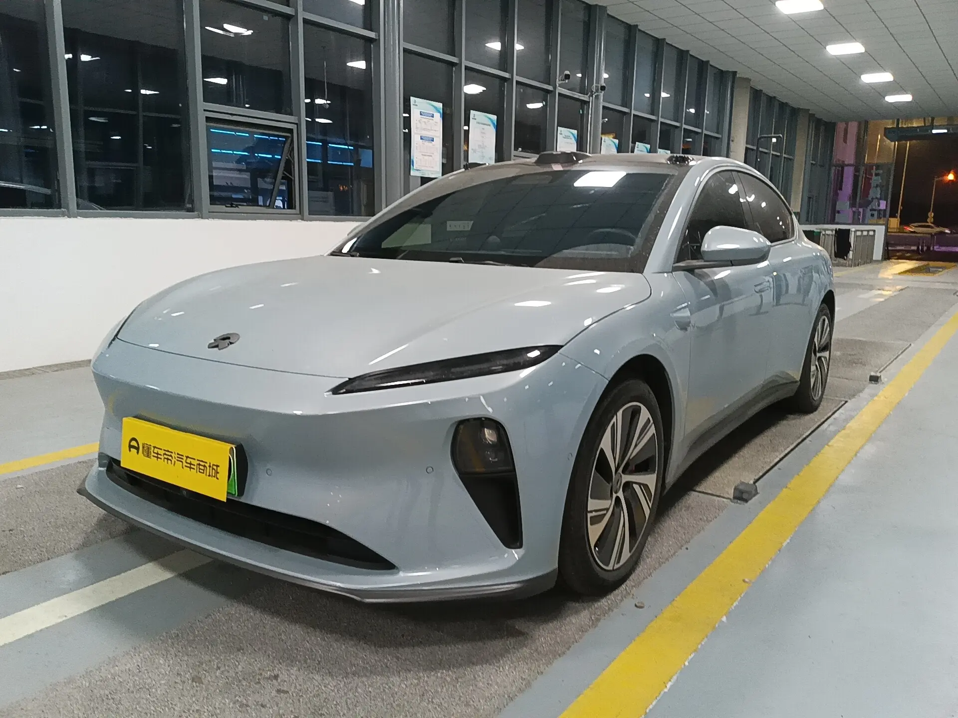 NIO ET5  из Китая