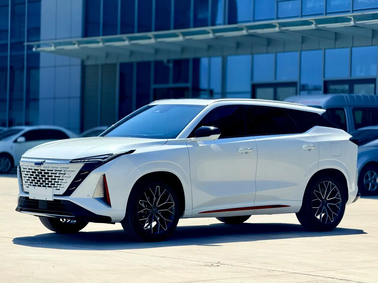 Oshan Changan Auchan Z6  из Китая