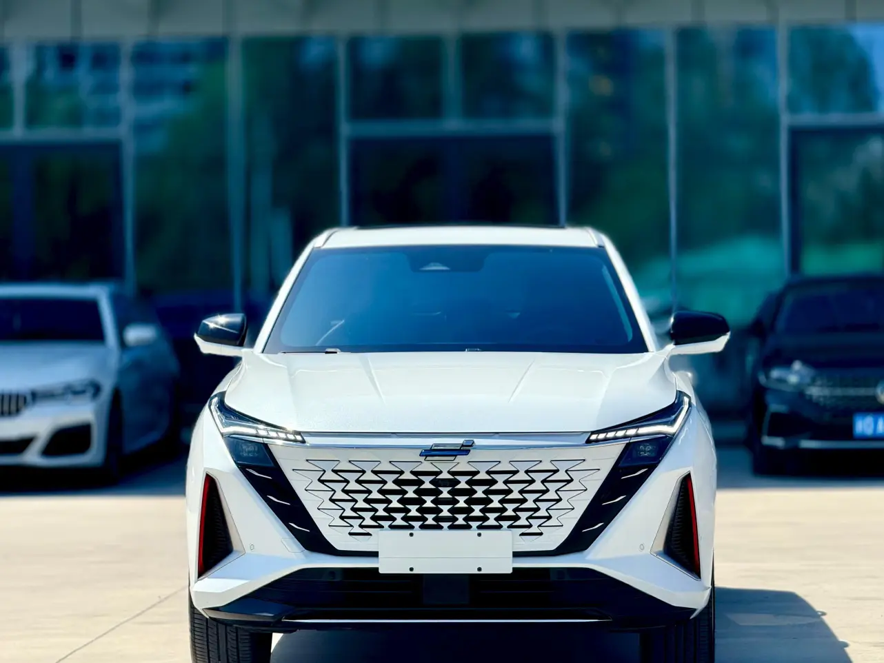 Oshan Changan Auchan Z6  из Китая