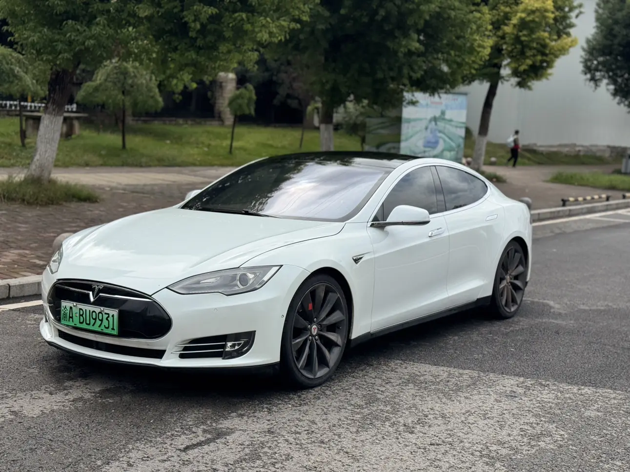 Tesla Model S  из Китая