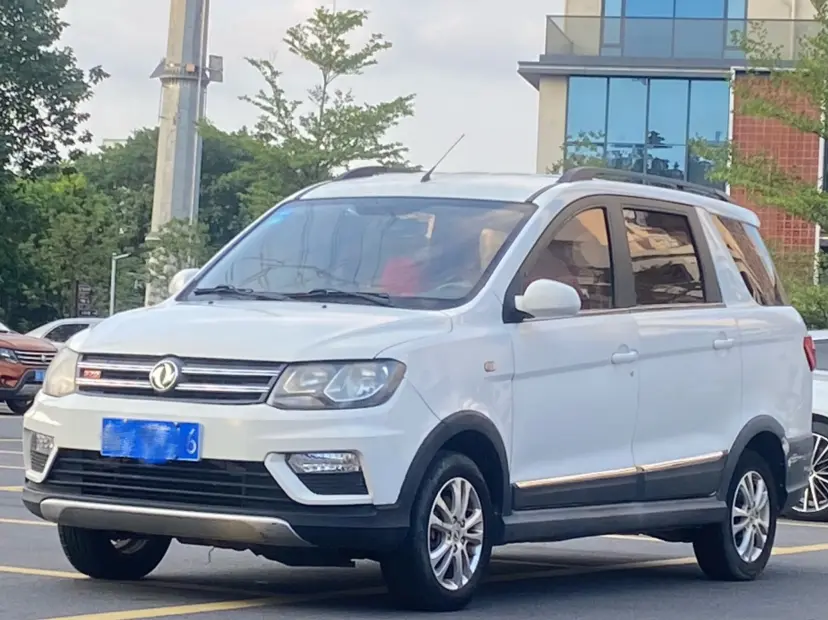 Dongfeng Fengon 370  из Китая