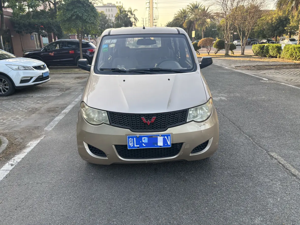 Wuling Hongguang  из Китая