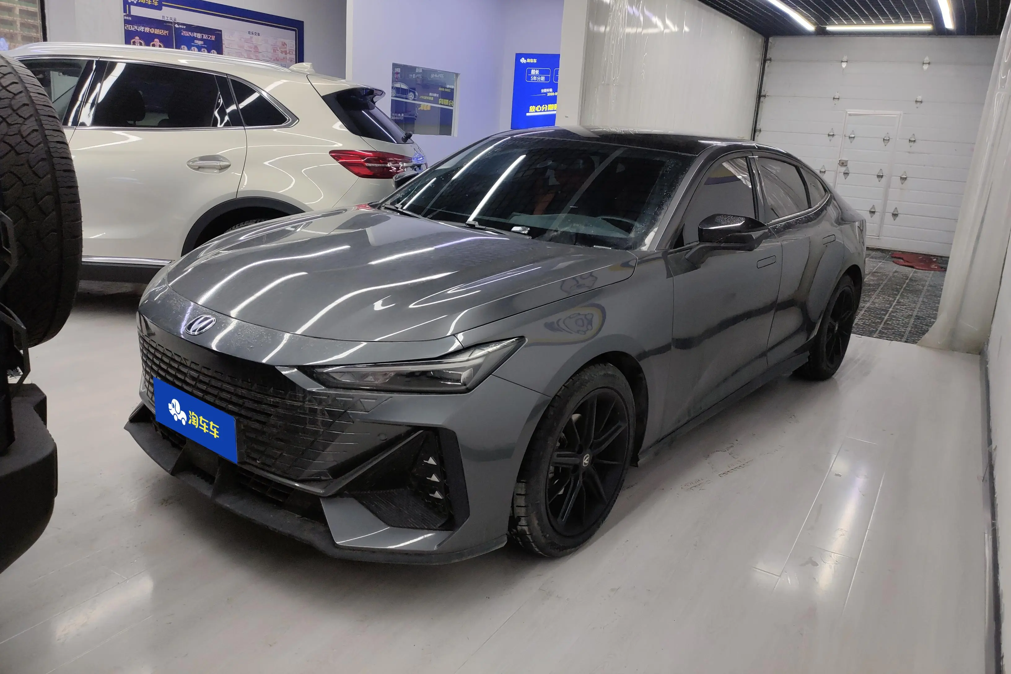 Changan UNI-V  из Китая