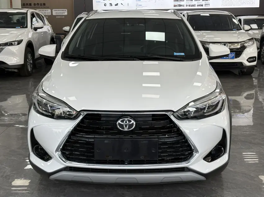 Toyota Yaris L  из Китая