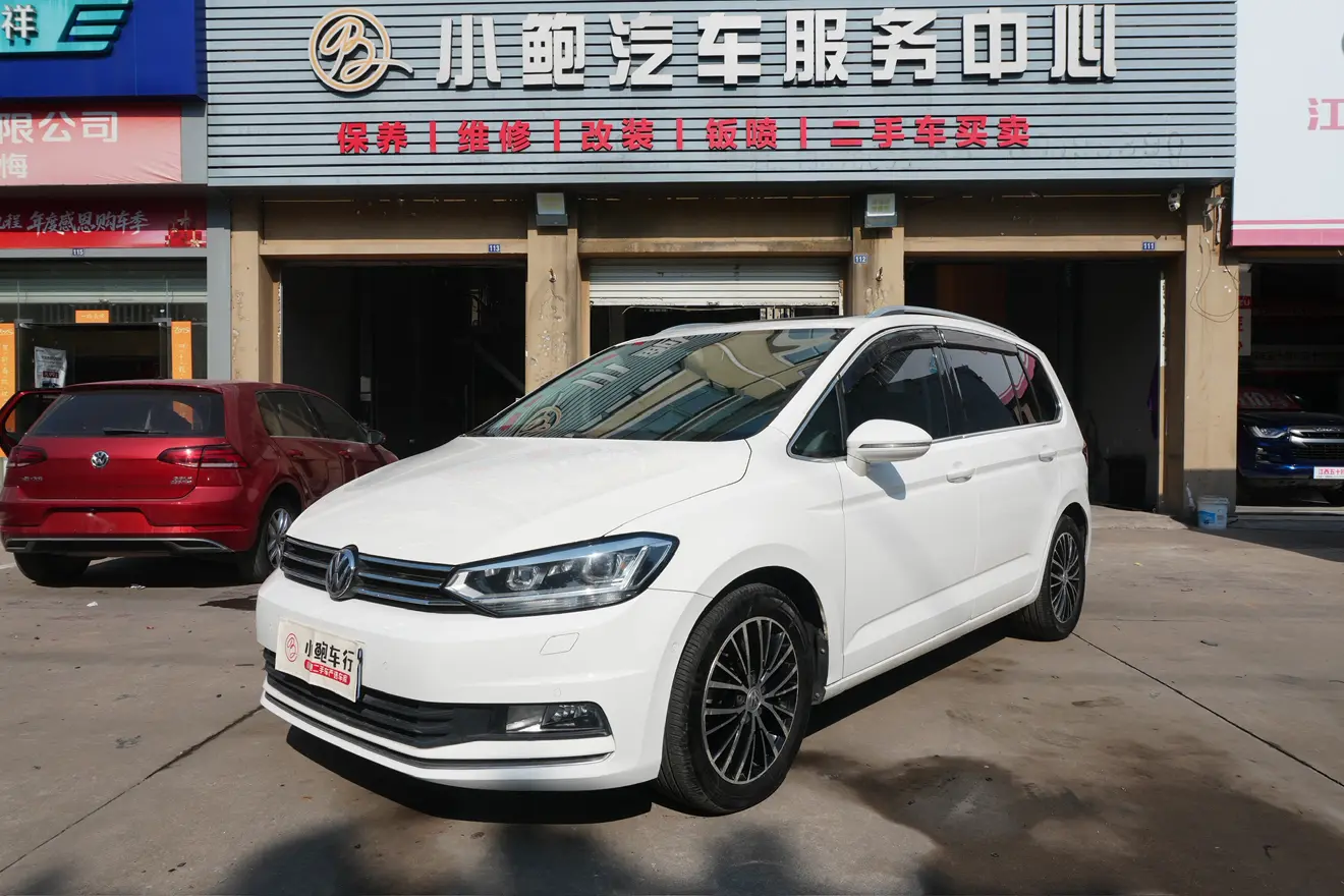 Volkswagen Touran L  из Китая