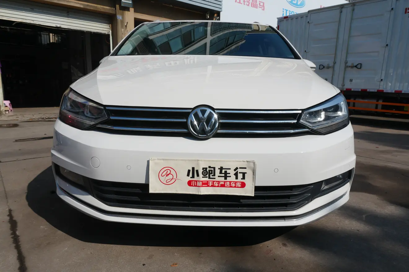 Volkswagen Touran L  из Китая