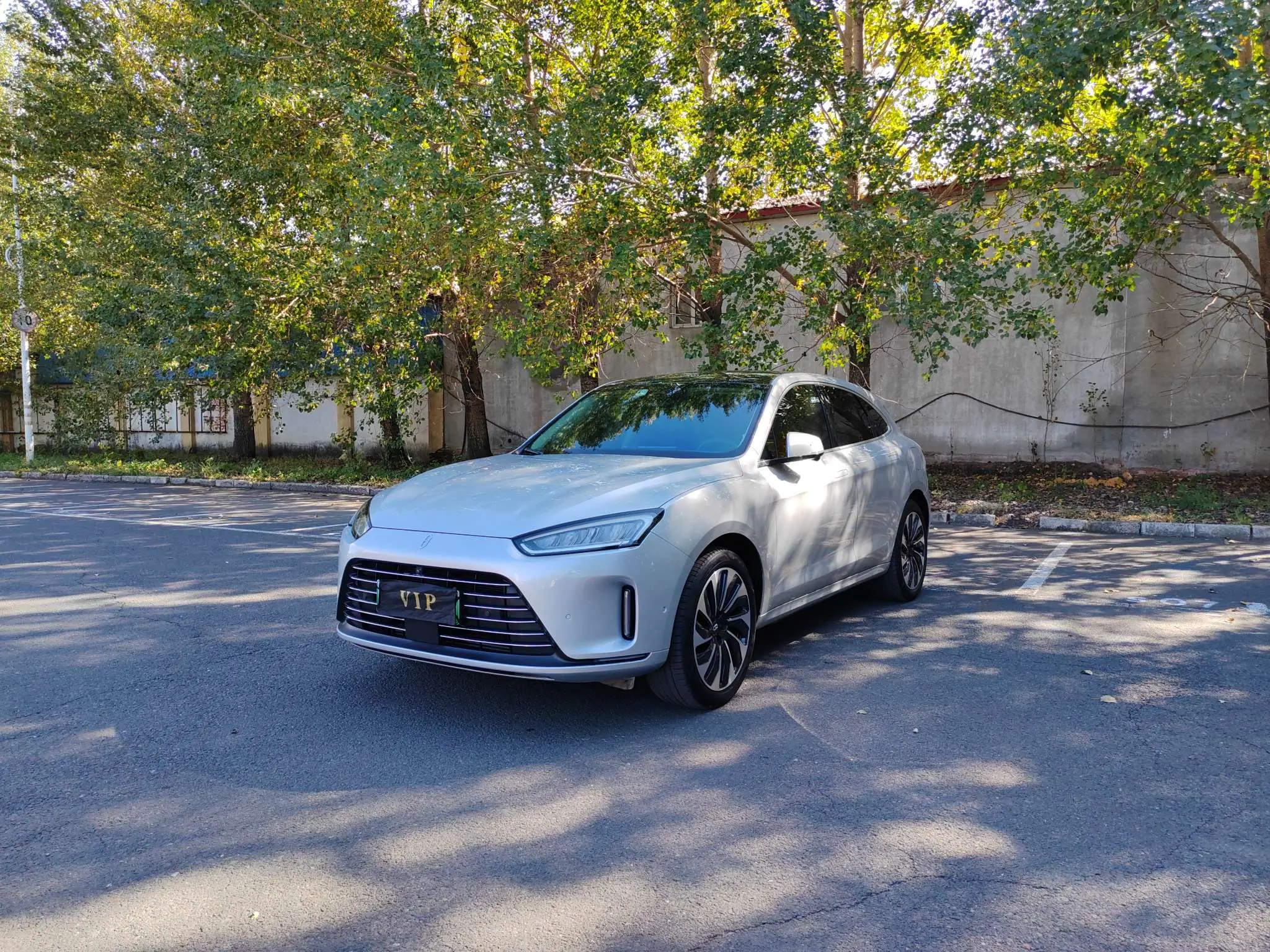 AITO M5 (Wenjie M5)  из Китая