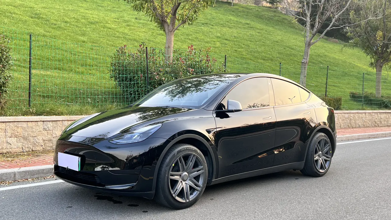 Tesla Model Y  из Китая