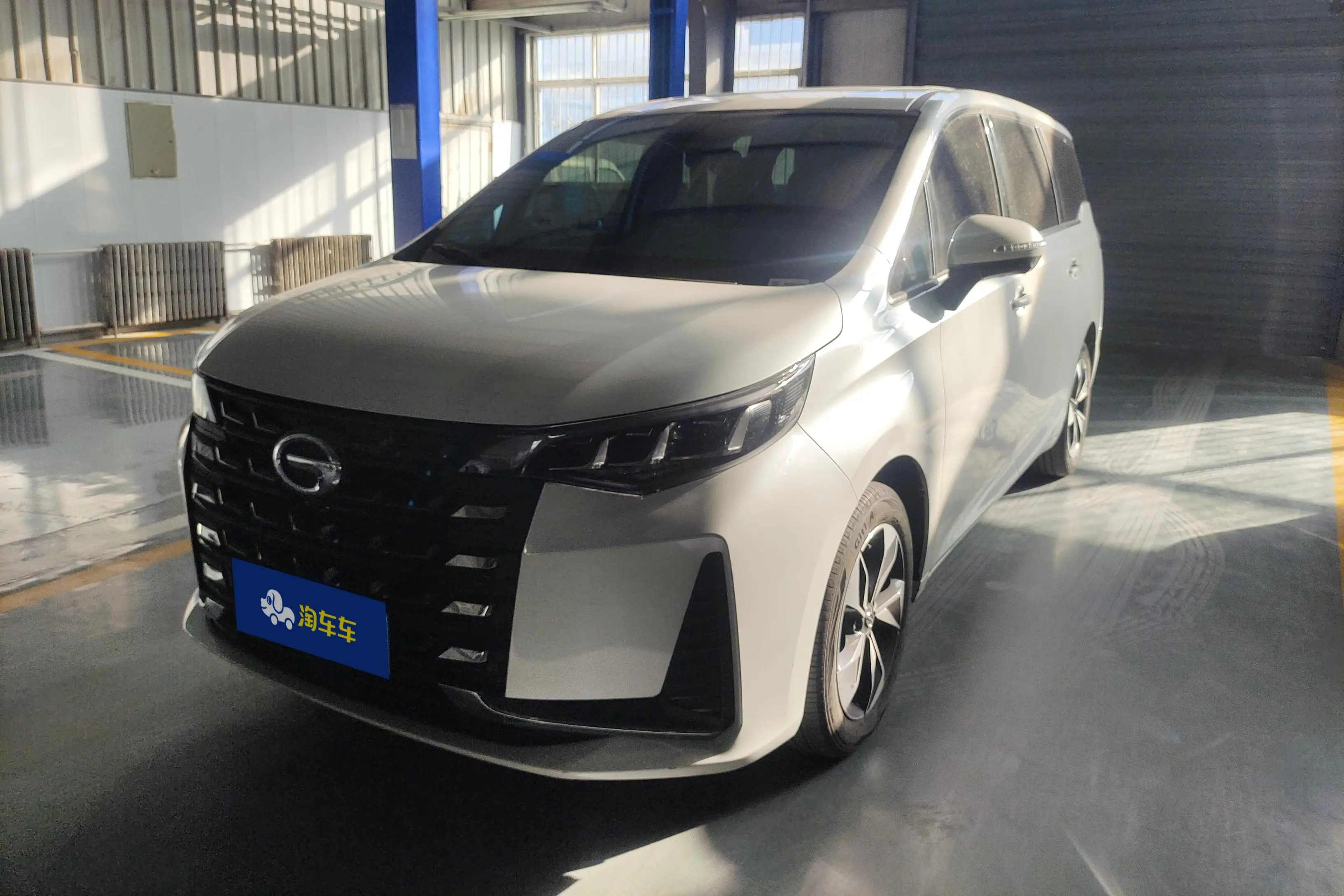 GAC Trumpchi M6  из Китая