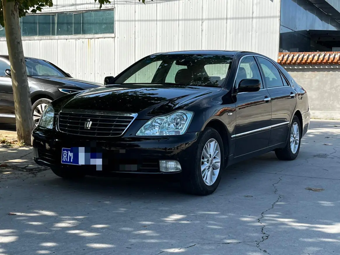 Toyota Crown  из Китая