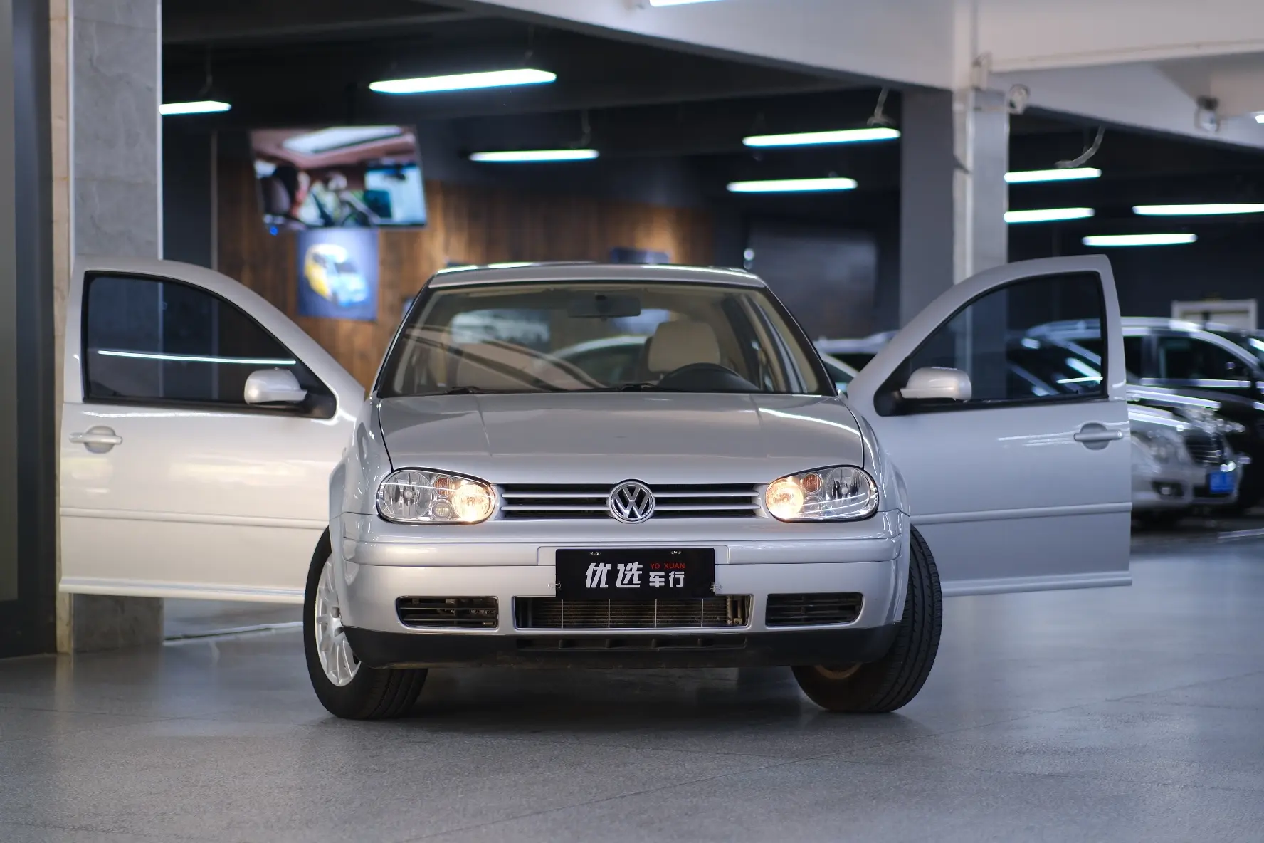 Volkswagen Golf  из Китая