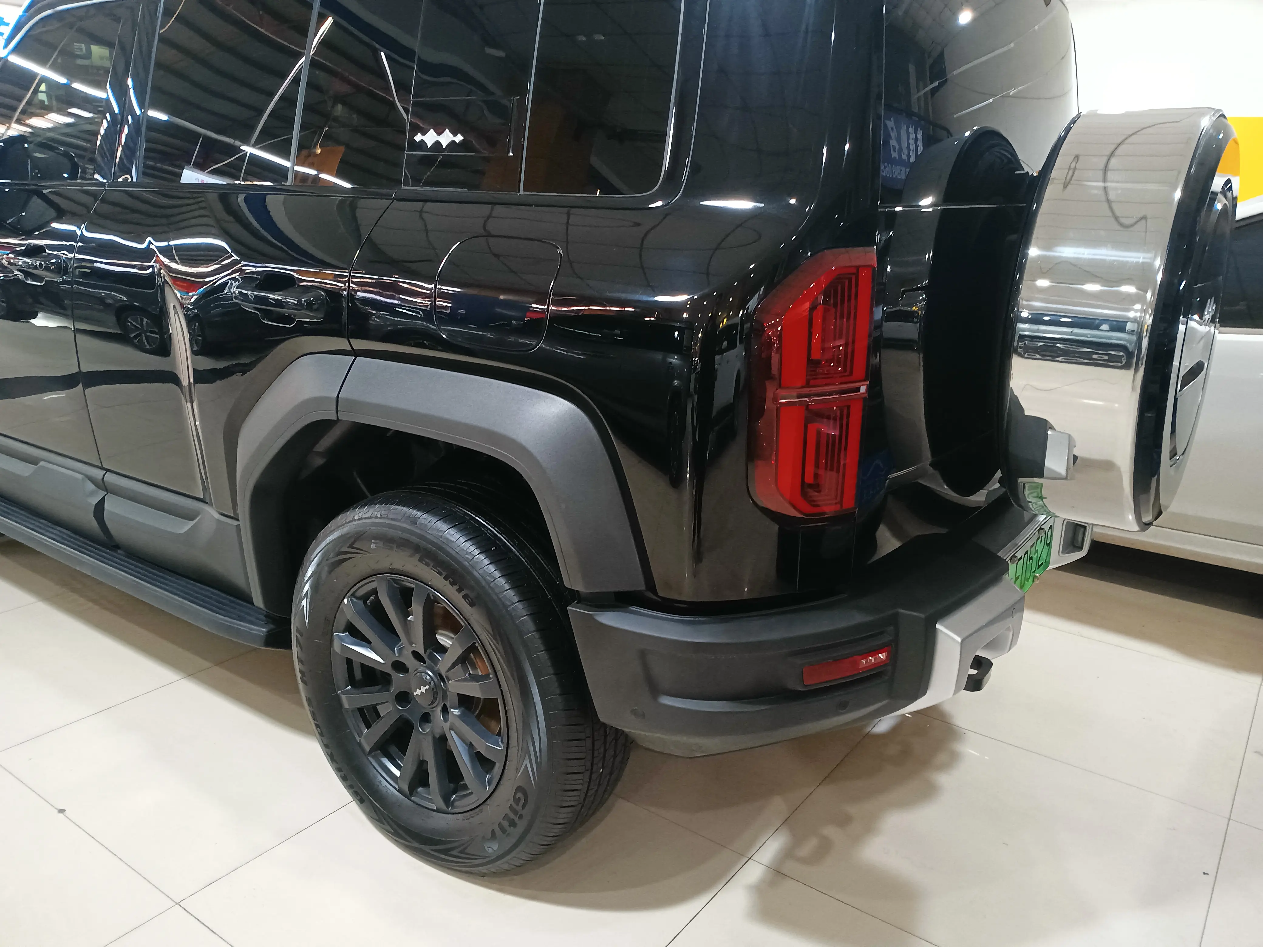 BYD Leopard Leopard 5  из Китая