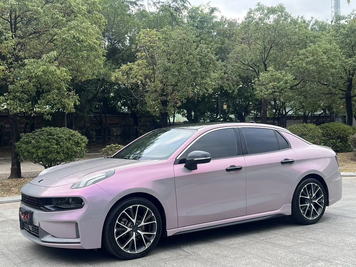 Lynk & Co 03