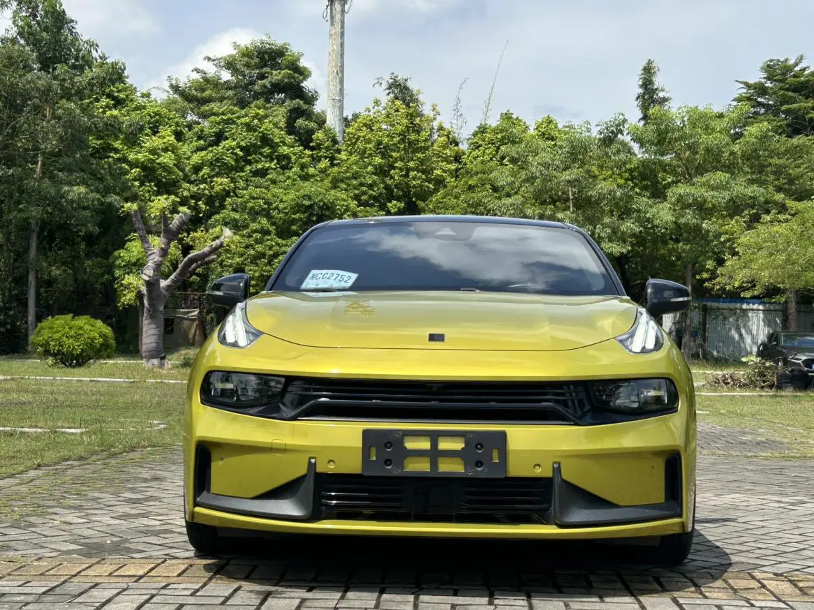 Lynk & Co 03