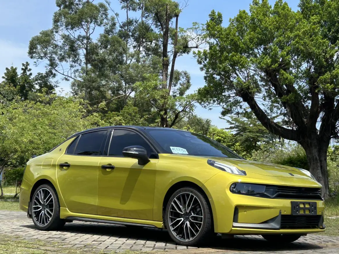 Lynk & Co 03