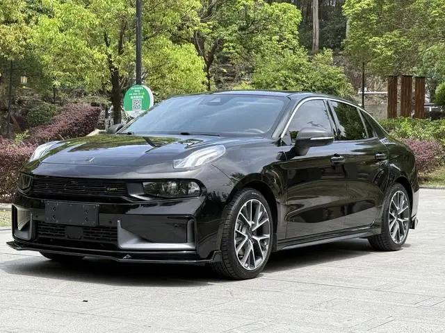 Lynk & Co 03