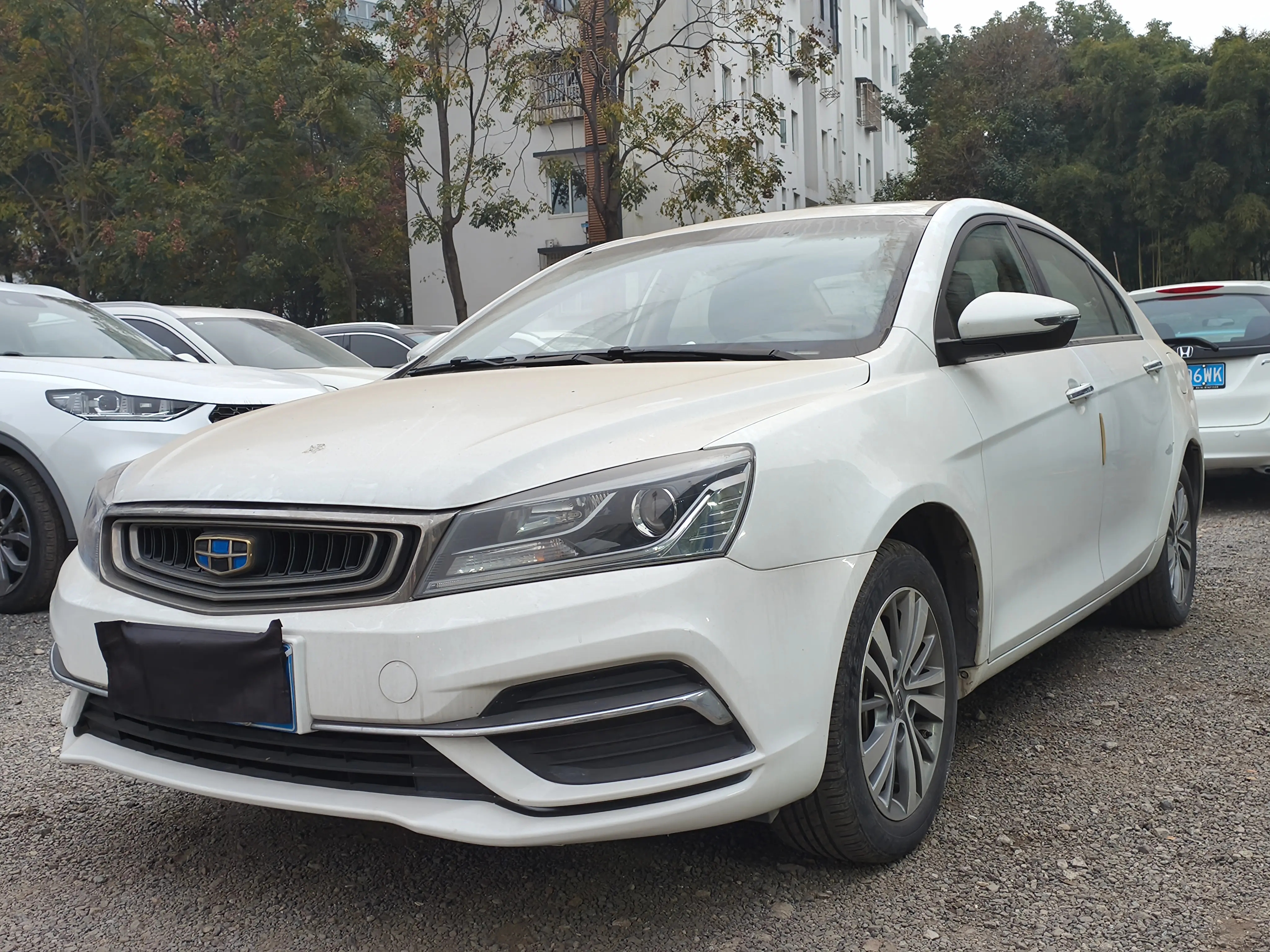 Geely Emgrand  из Китая