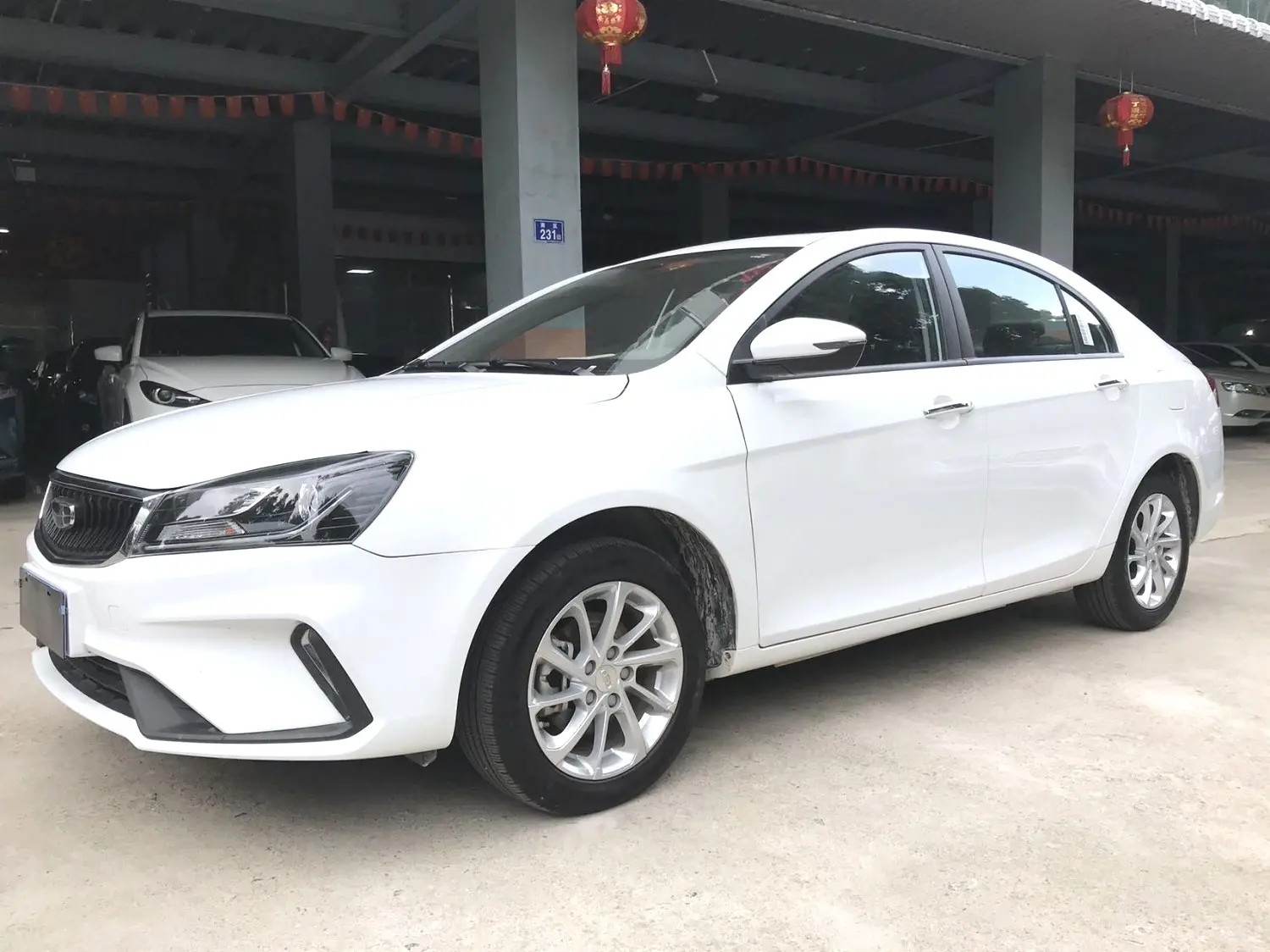 Geely Emgrand  из Китая