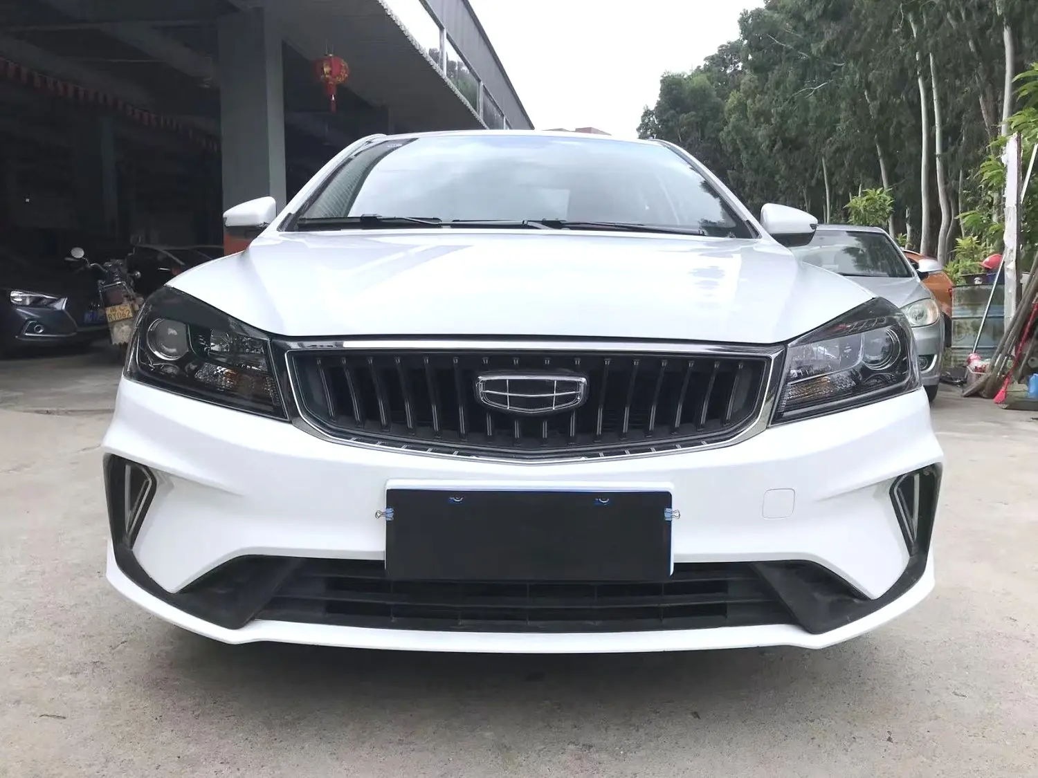 Geely Emgrand  из Китая