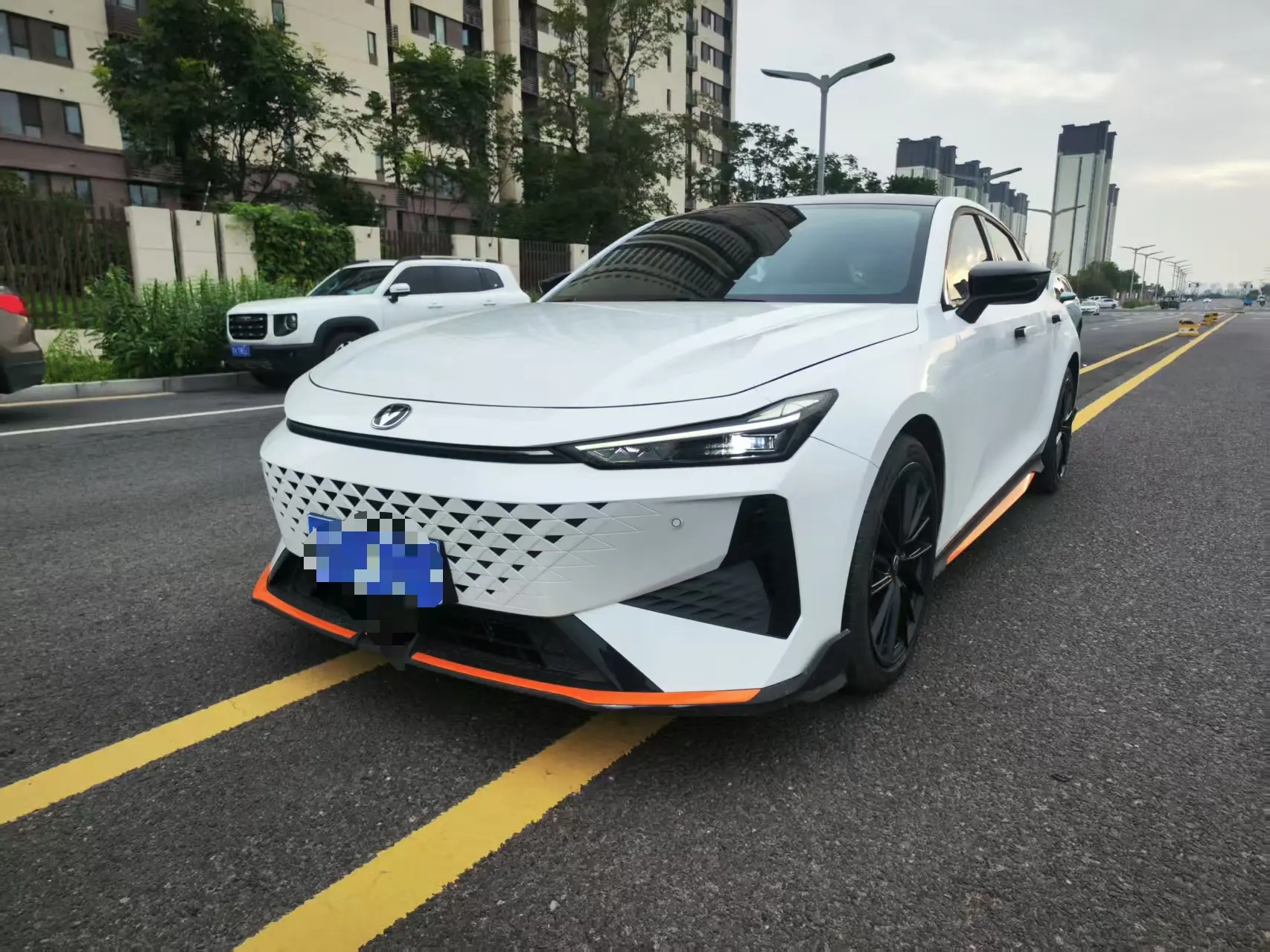 Changan UNI-V  из Китая