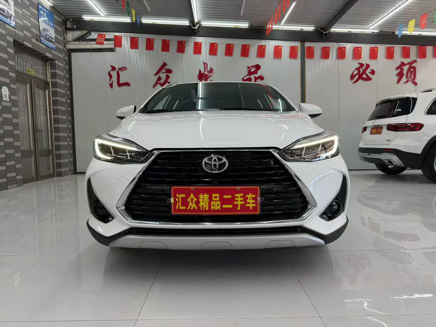 Toyota Yaris L  из Китая