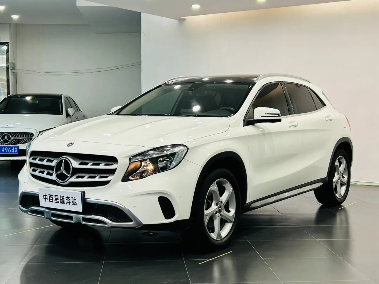 Mercedes-Benz GLA  из Китая