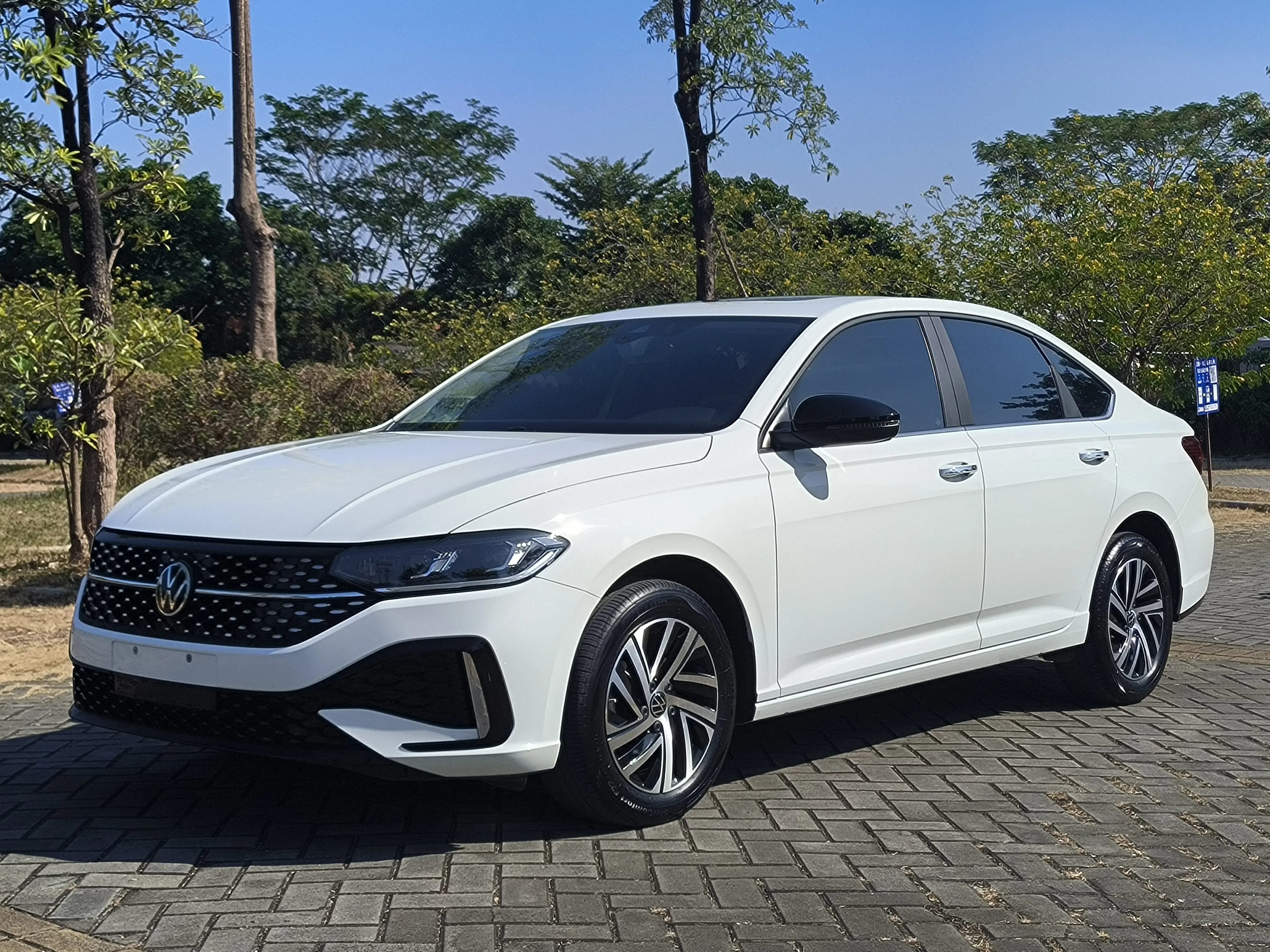 Volkswagen Lavida  из Китая