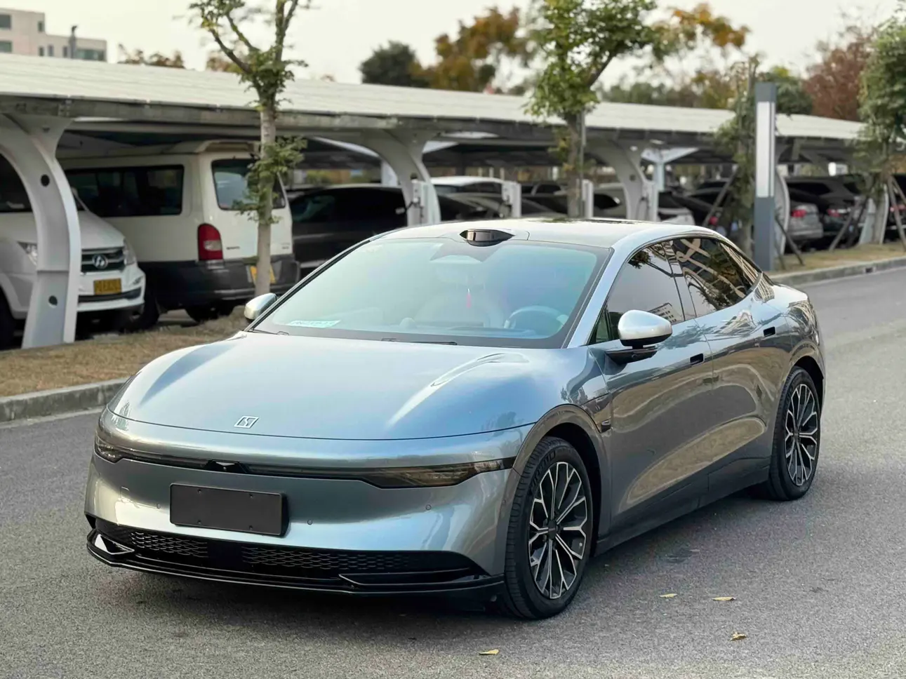 ZEEKR 007  из Китая