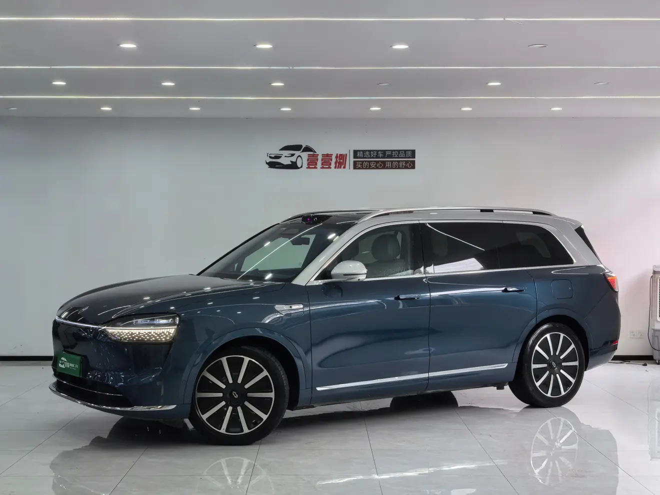 AITO M9 (Wenjie M9)  из Китая