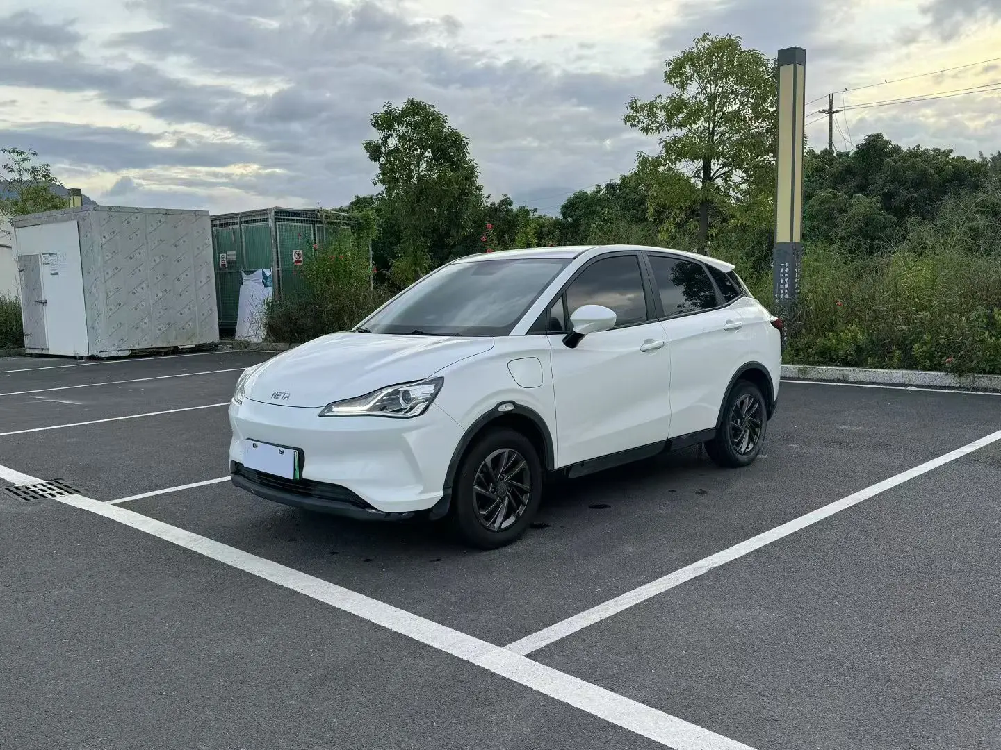 NETA Nezha V  из Китая