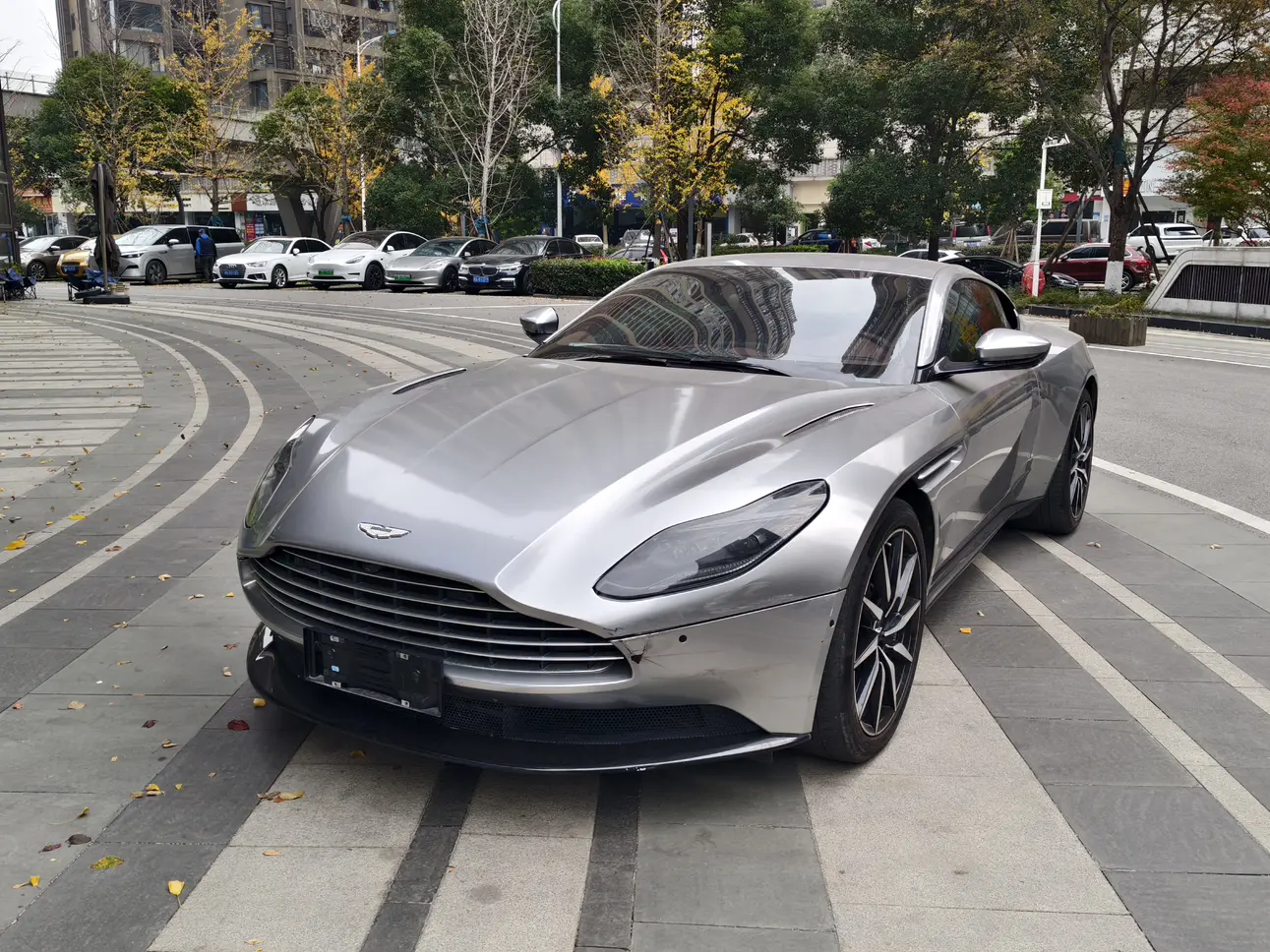 Aston Martin DB11  из Китая