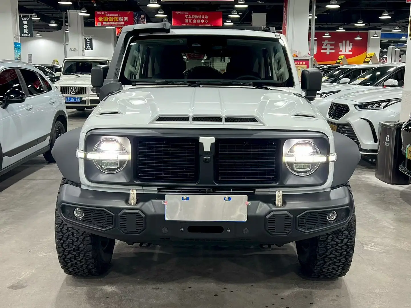 Tank 300  из Китая