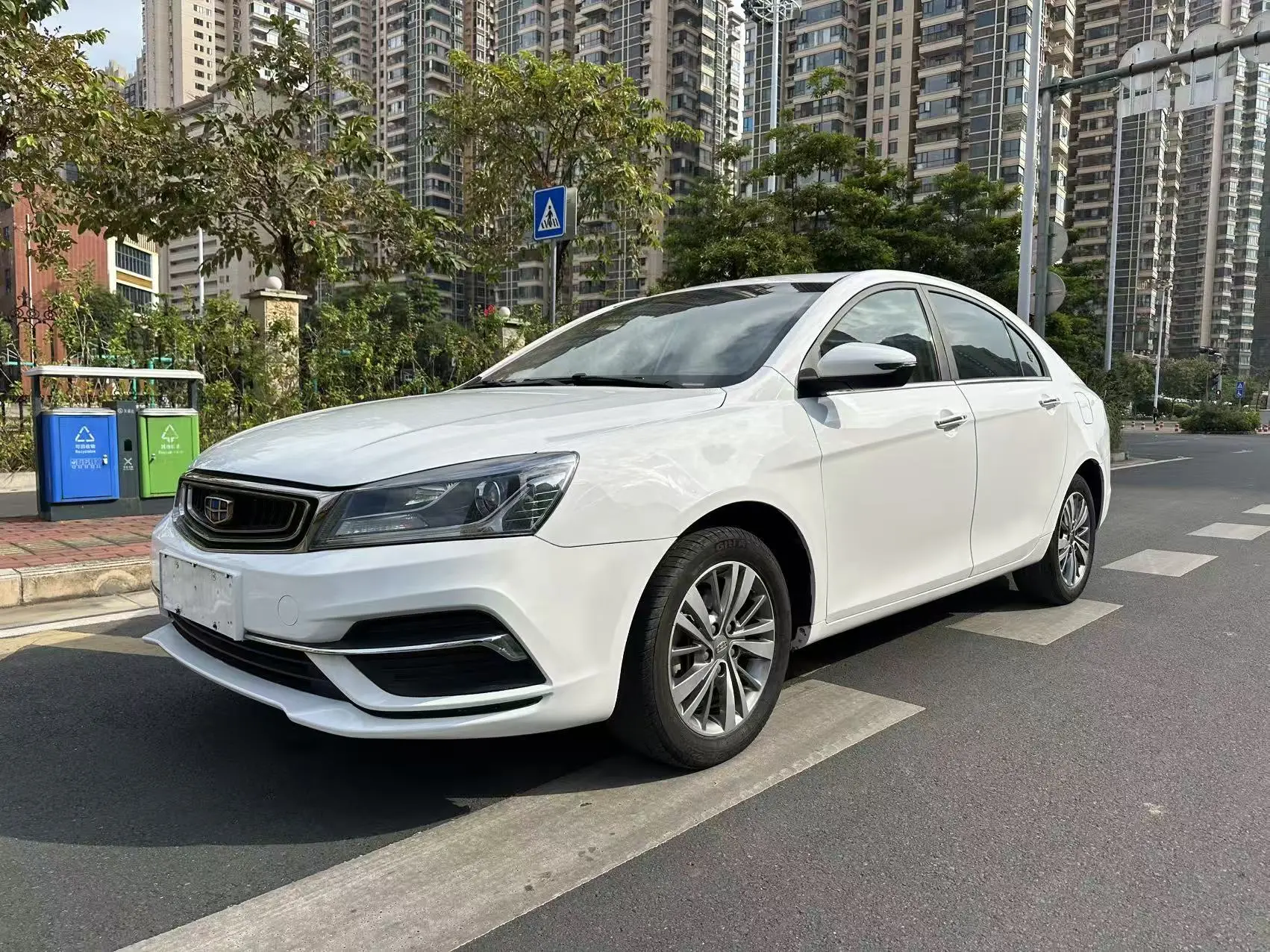 Geely Emgrand  из Китая