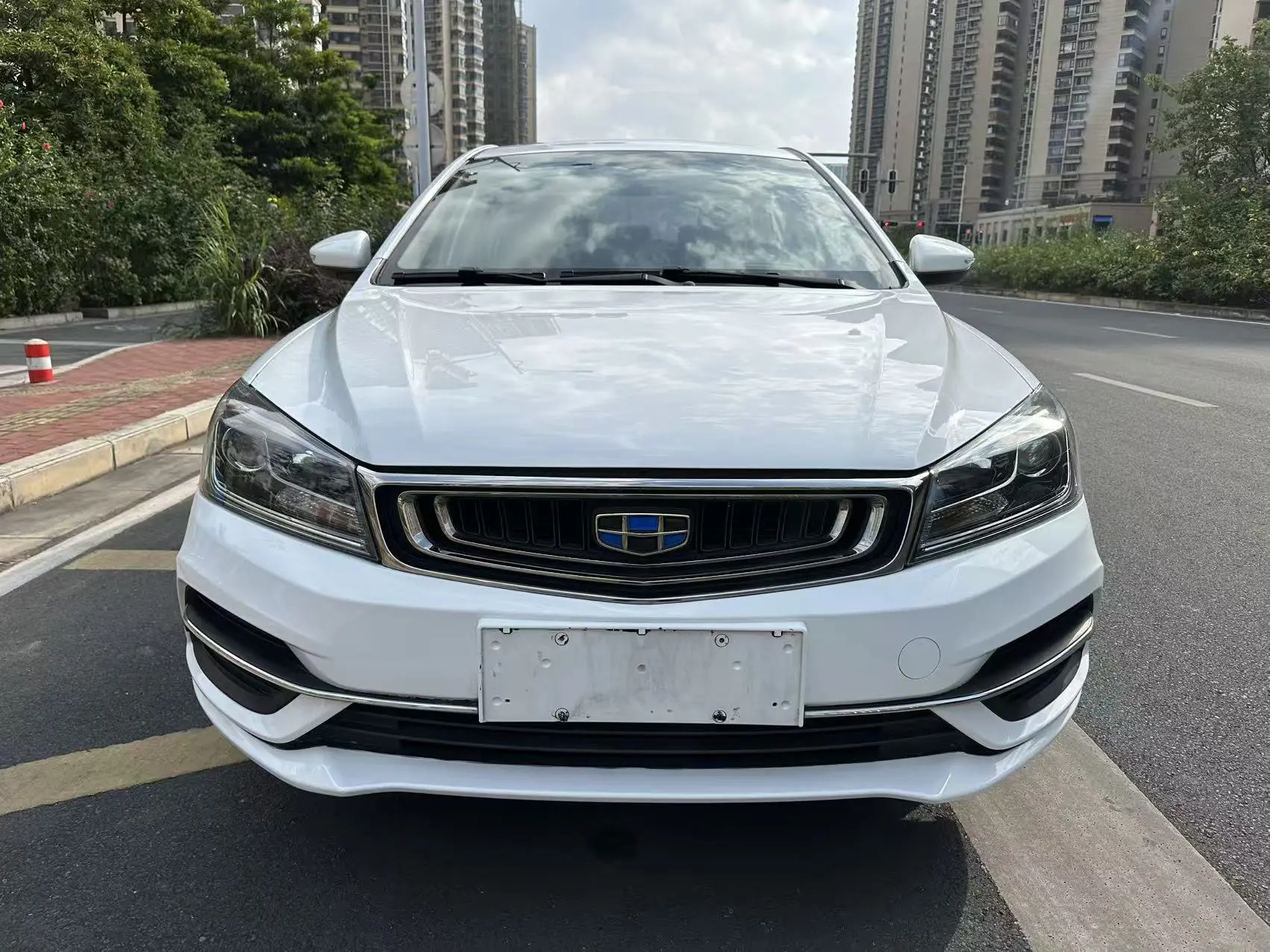 Geely Emgrand  из Китая