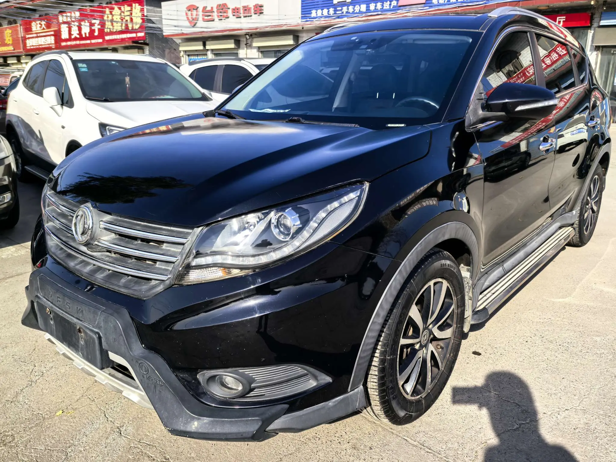 Dongfeng Fengon 580  из Китая