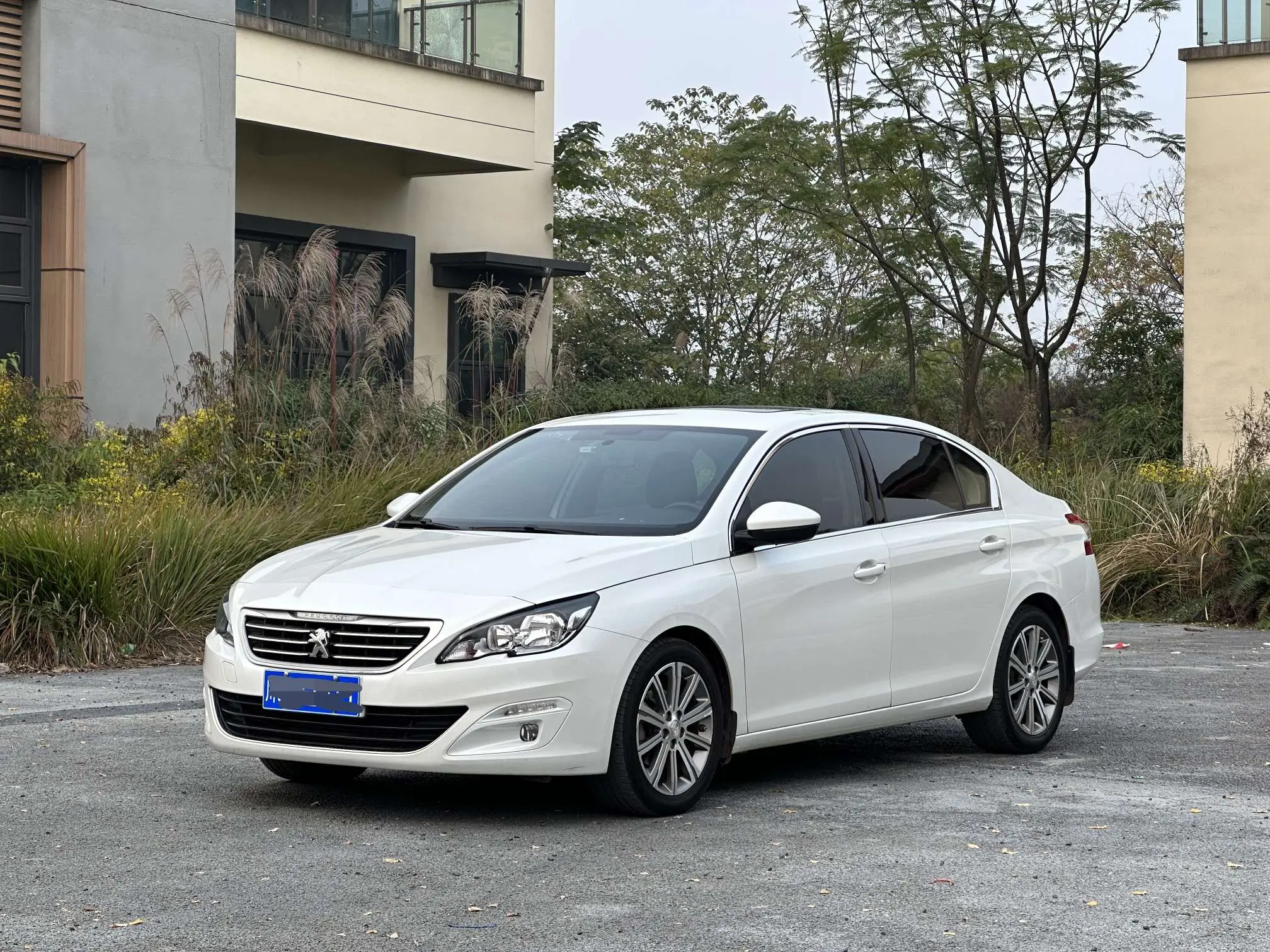 Peugeot 408  из Китая