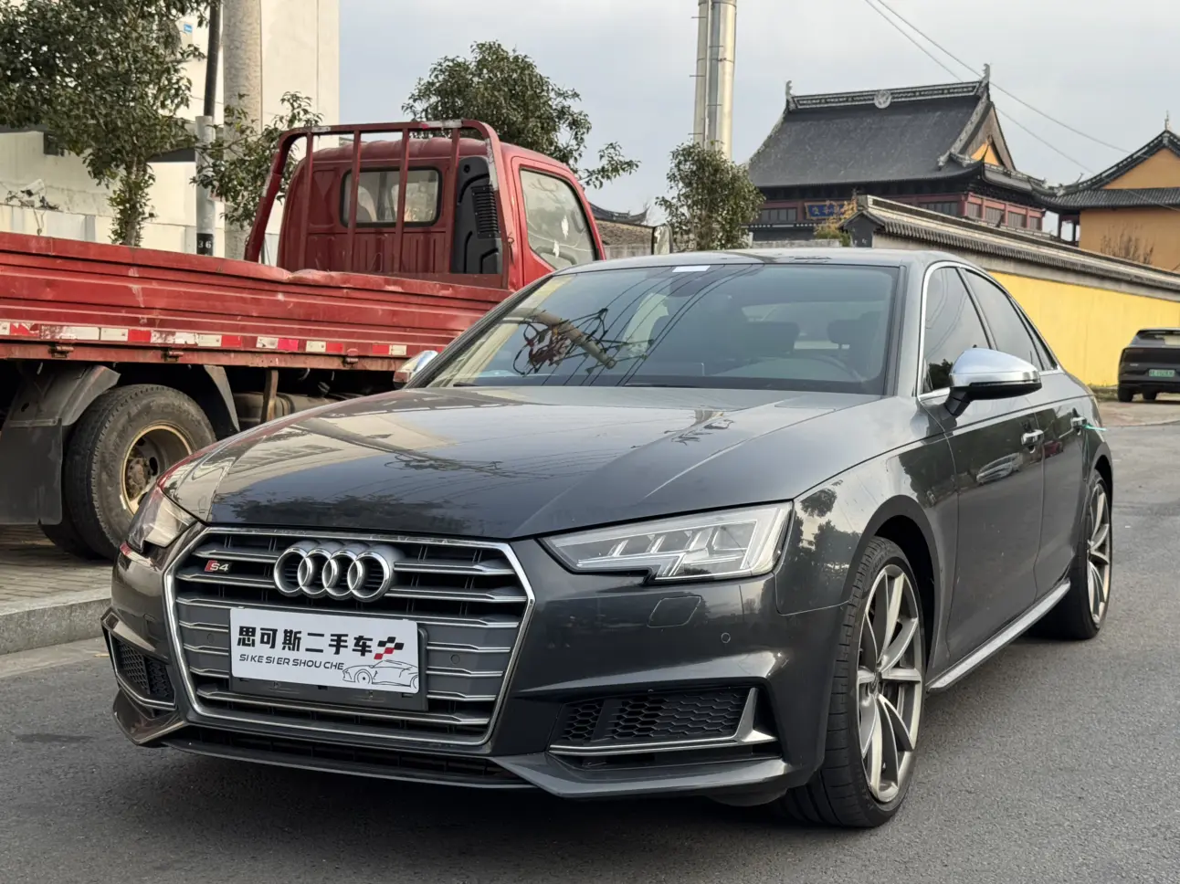Audi S4  из Китая