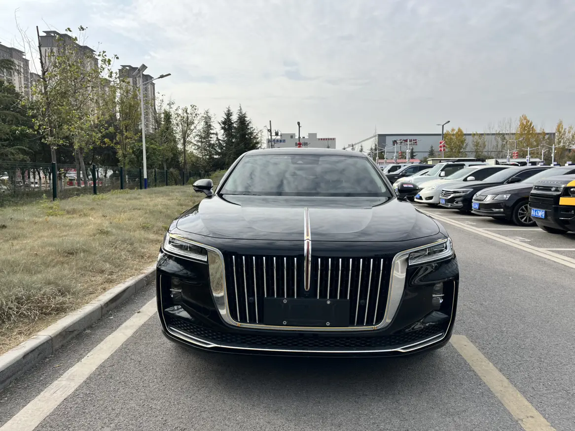 Hongqi H9  из Китая