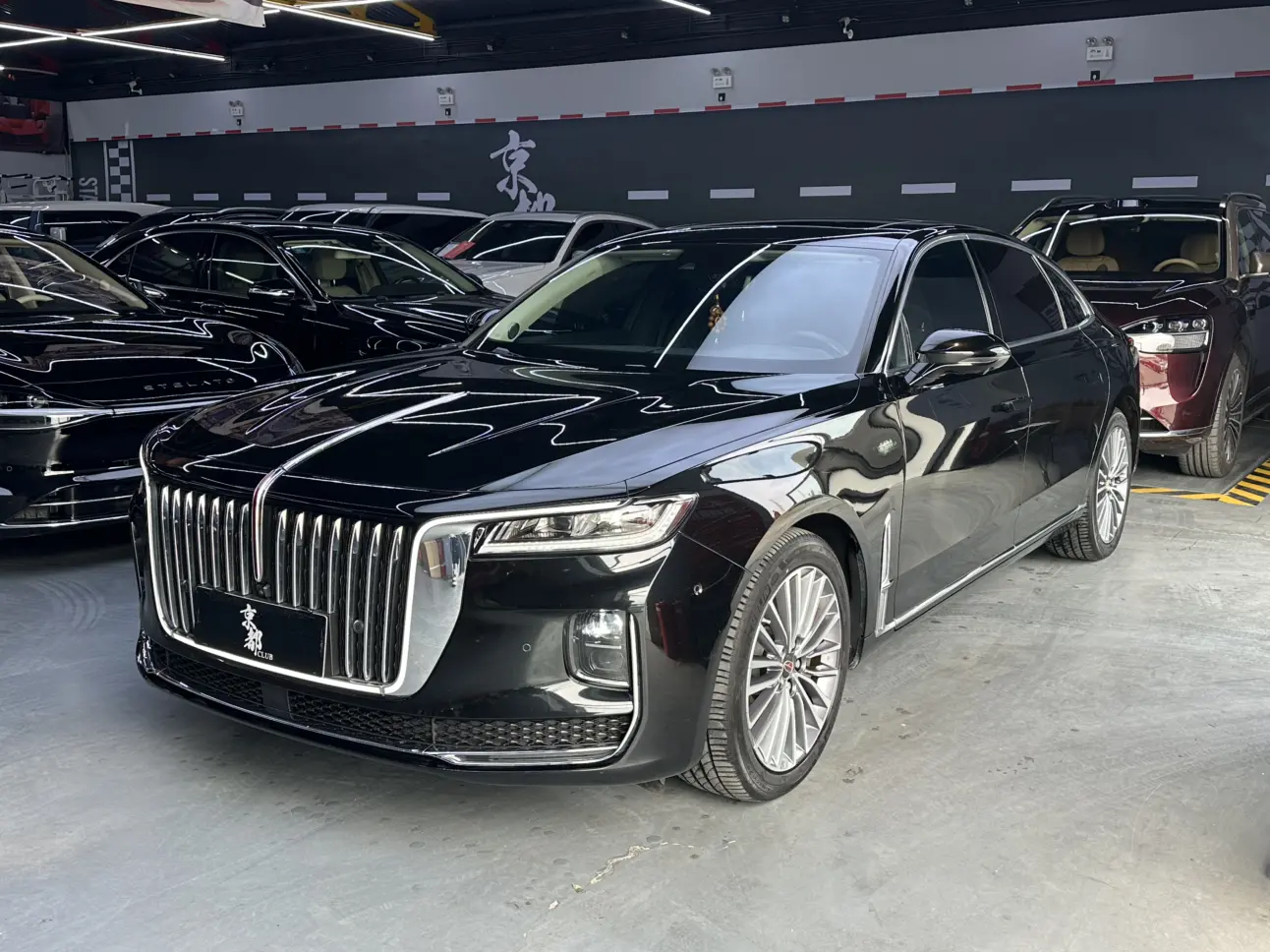 Hongqi H9  из Китая